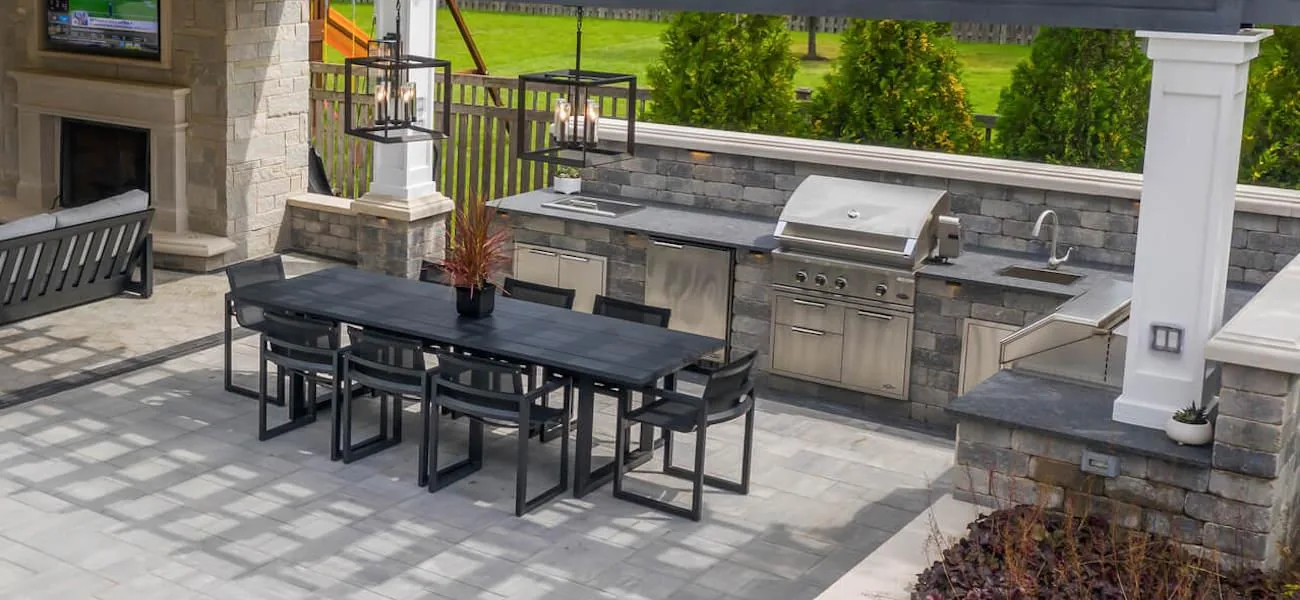 Outdoor living kitchen and hardscape