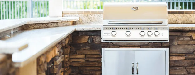Outdoor living kitchen and hardscape project